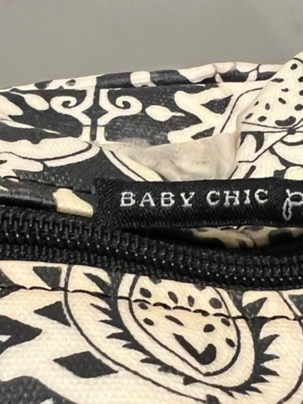 Petunia Pickle Bottom Diaper/Shoulder Bag.
